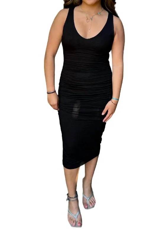 Mega Sales V-Neck Midi Dress In Black Bold Patterns