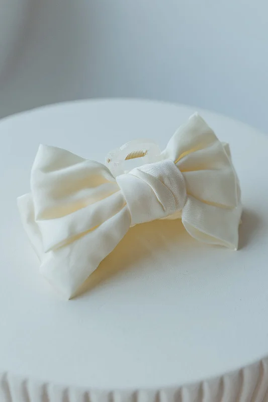 Trendy Styles SATIN BOW HAIR CLAW IN CREAM Grab Romantic Date - Night Styles Now