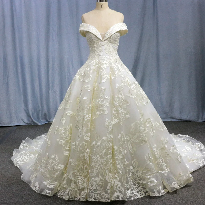 Clearance Event Off the Shoulder Ballgown Lace Wedding Dresses and Bridal Gowns Graceful Movement