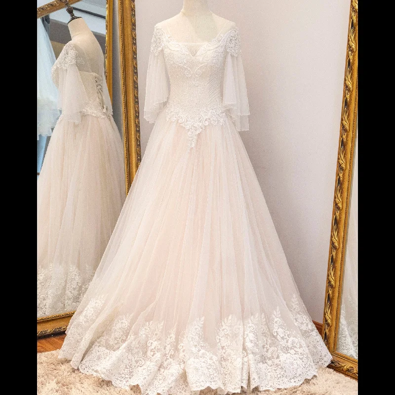 Enjoy Discount A-line Tulle Lace Wedding Dress with Half Flowy Sleeves Rustic Countryside Charm Look