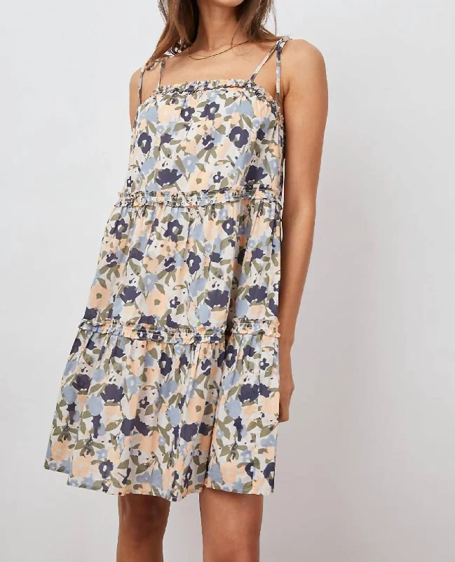 Fashion Essentials Caralyn Dress In Mod Floral Charming Silhouette