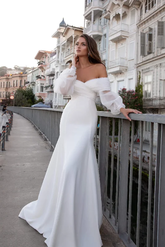 Limited Stock, Big Discounts Maria Anette 5208 Dreamy Draping